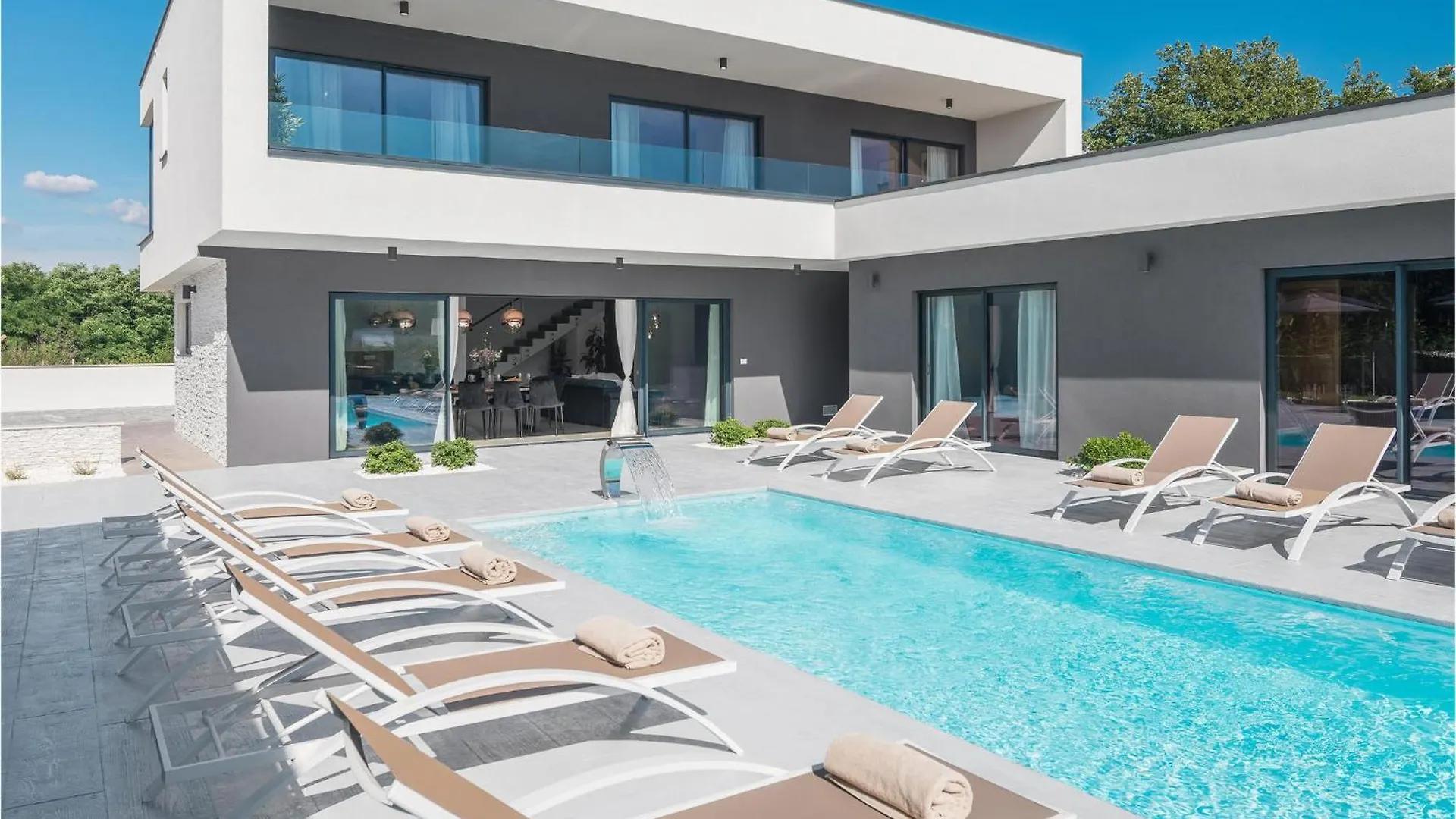 Holiday home 5 Bedroom Nice Home In Sivati